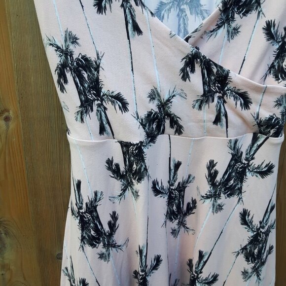 BEAUTIFUL KISMET Palm Tree Print Summer Dress Women's Size Small Pale Pink - Picture 2 of 6